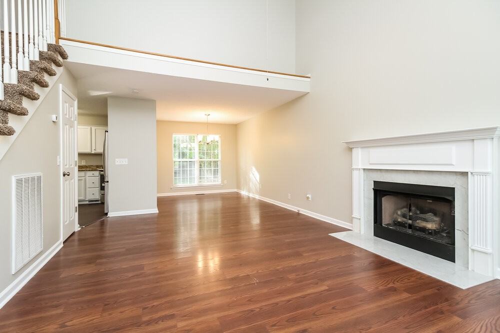 131 E Braxton Ln - Photo 4 of 17