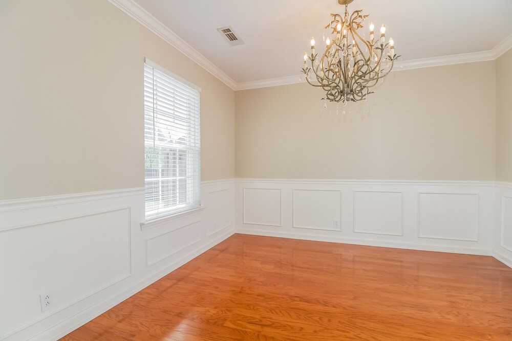1511 Antebellum Dr - Photo 3 of 17
