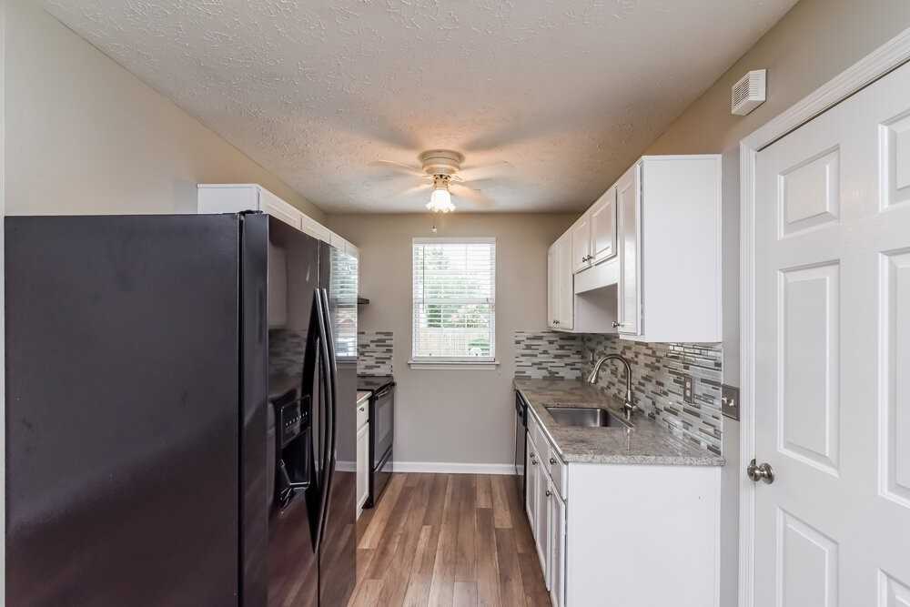 101 Edgehill Ln - Photo 5 of 13
