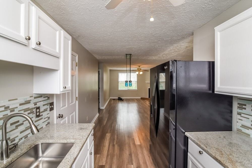 101 Edgehill Ln - Photo 6 of 13