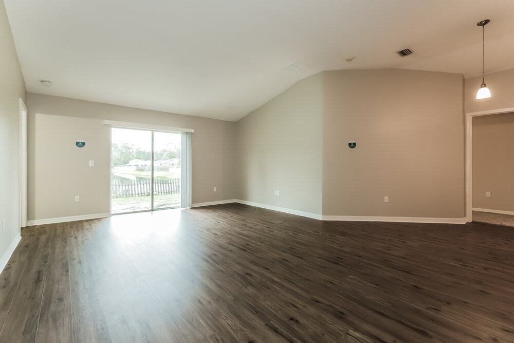 6415 Buckhead Ct - Photo 3 of 16