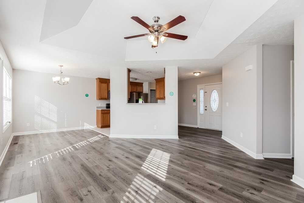 634 Loch Lomond Cir - Photo 4 of 16