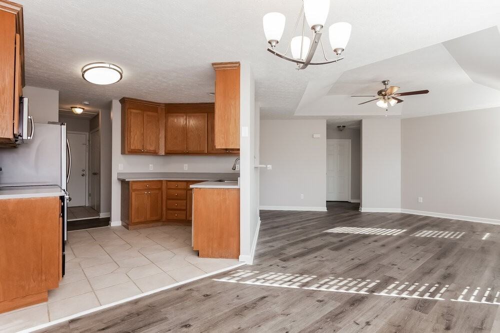 634 Loch Lomond Cir - Photo 5 of 16