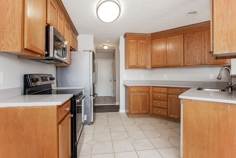 634 Loch Lomond Cir - Photo 6 of 16