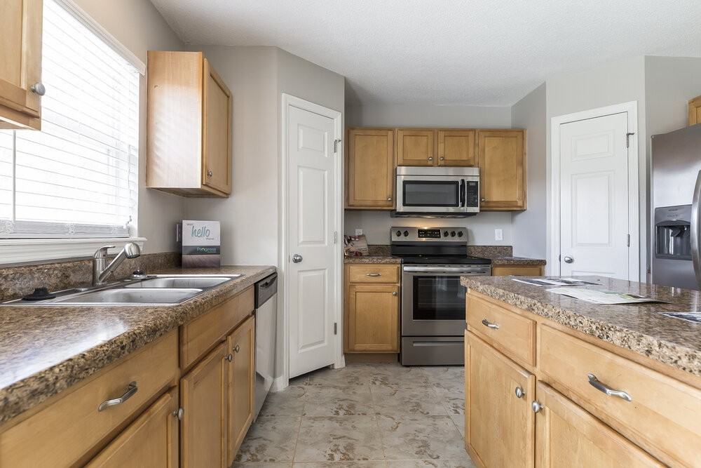 2902 Elbib Dr - Photo 6 of 15