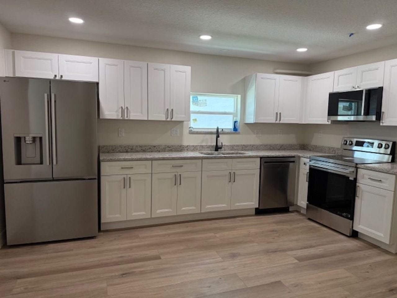 510 Jackson Ave - Photo 3 of 37