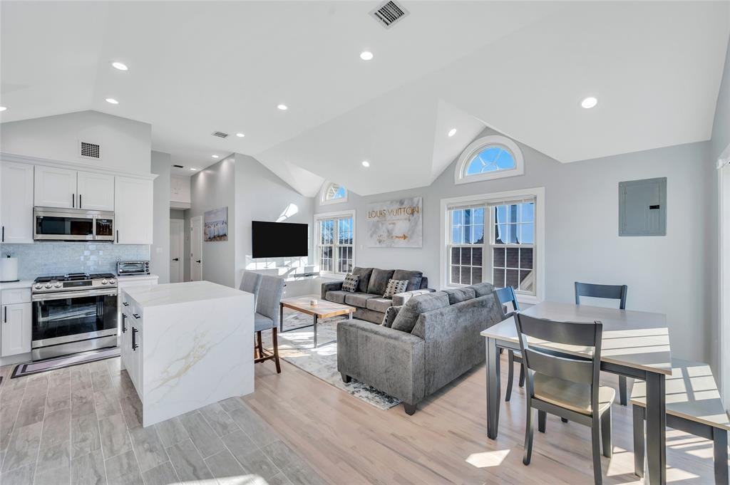 68 Brookline Avenue #2 - Photo 3 of 17