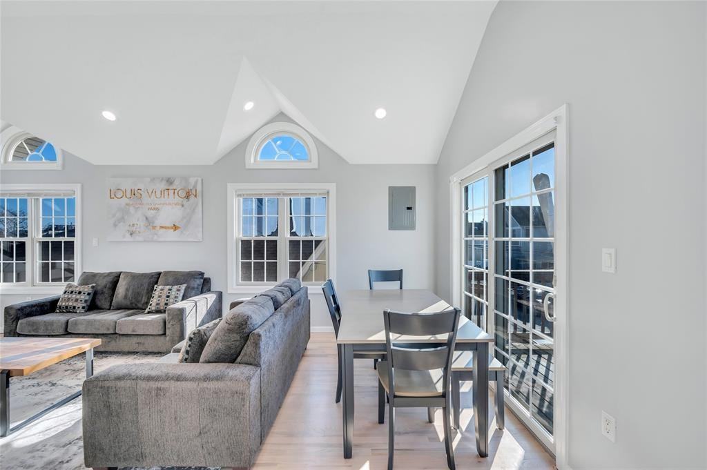 68 Brookline Avenue #2 - Photo 4 of 17