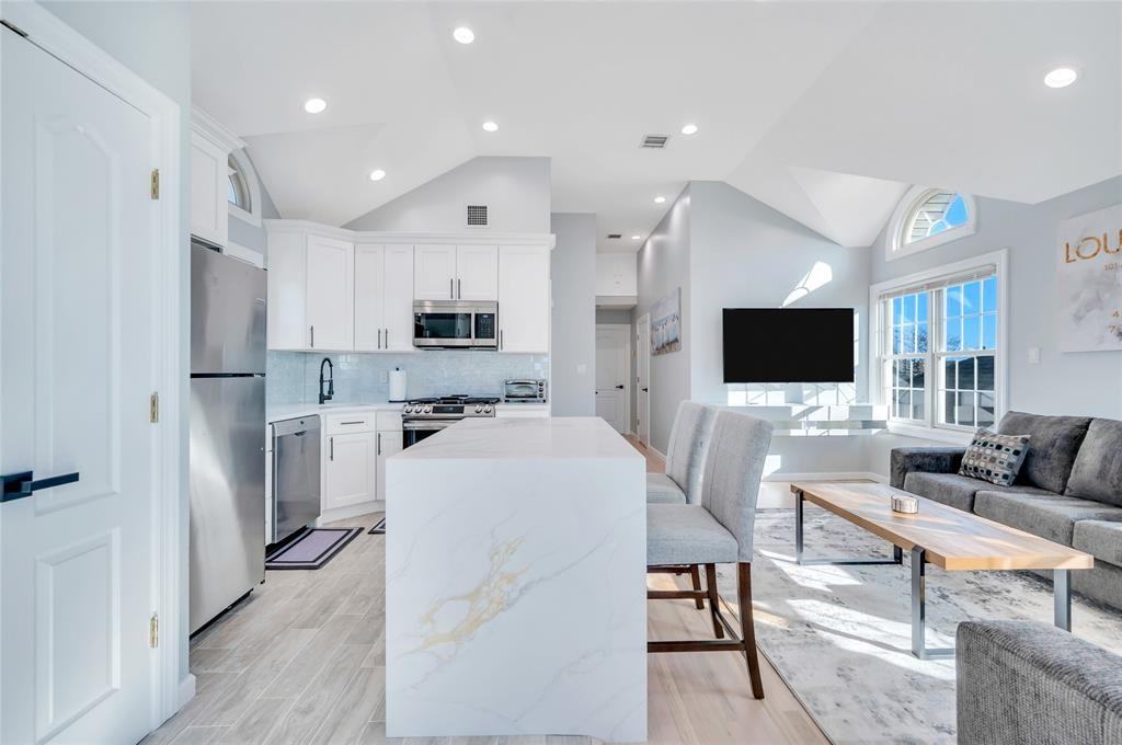 68 Brookline Avenue #2 - Photo 5 of 17