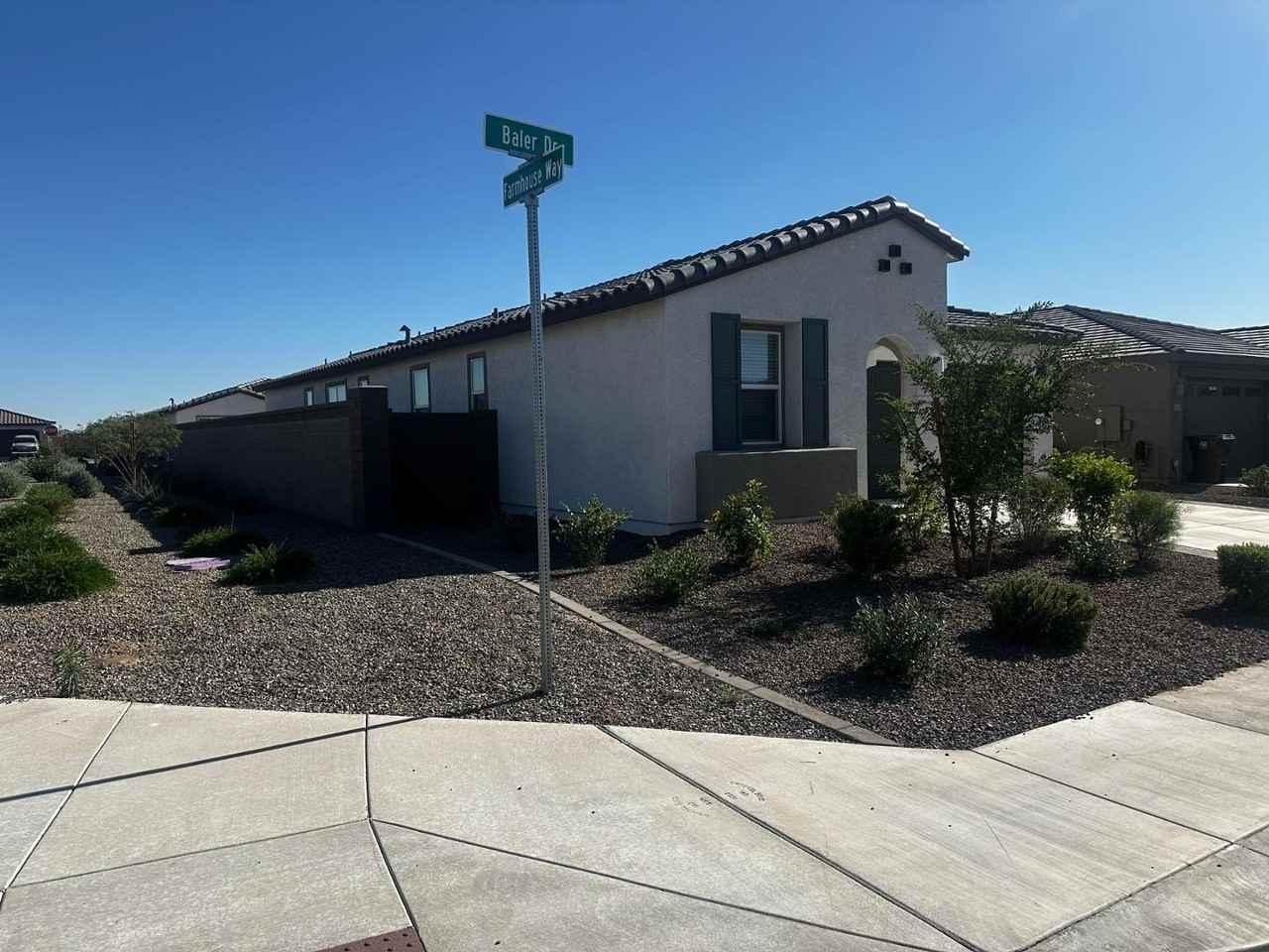 3269 E Baler Dr - Photo 4 of 50