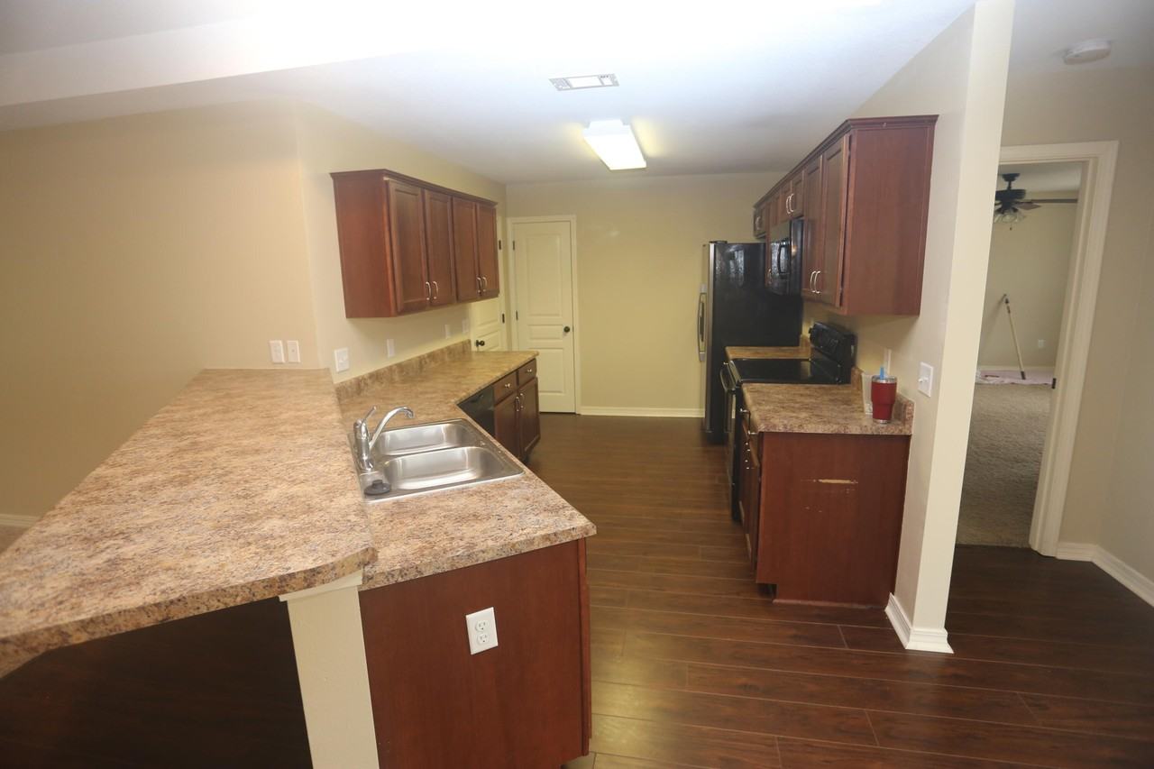 594 Hunters Ridge Rd - Photo 3 of 12