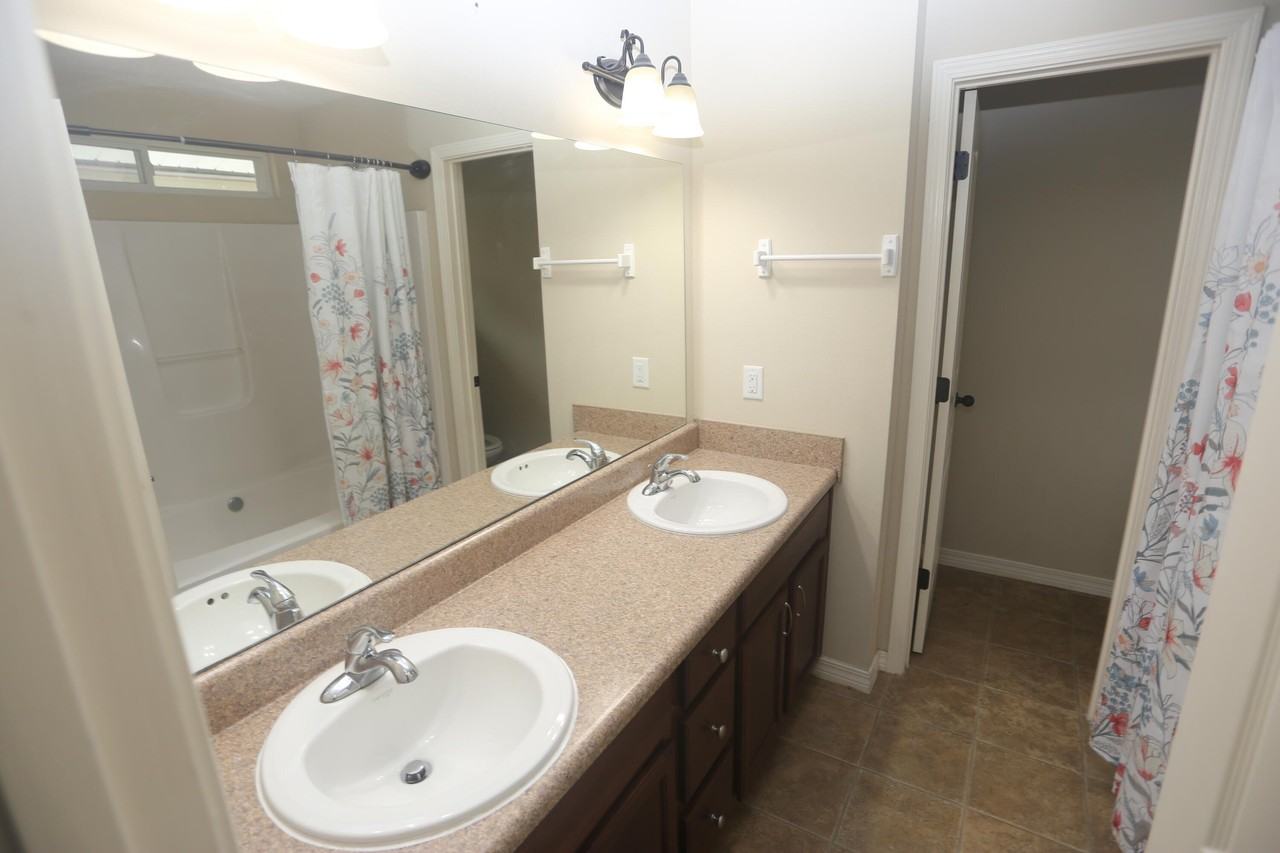 594 Hunters Ridge Rd - Photo 5 of 12