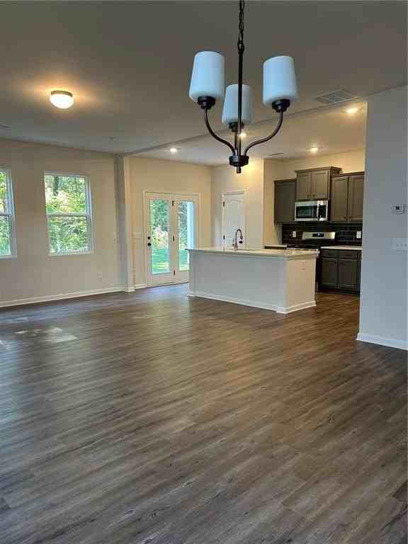 138 Parkwood Dr - Photo 3 of 22