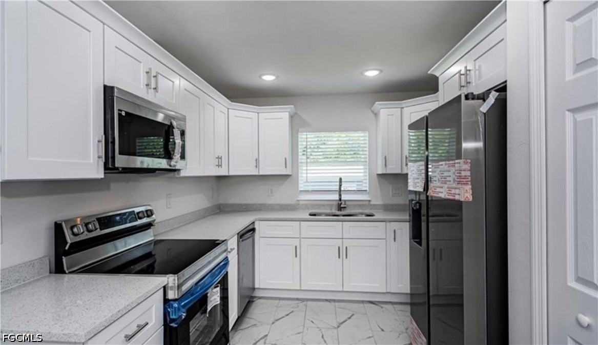 303 E 7th St - Photo 3 of 22