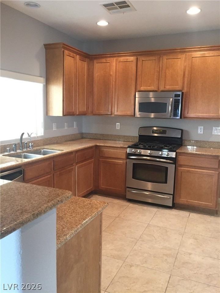 6582 Gertrude Ct - Photo 7 of 21