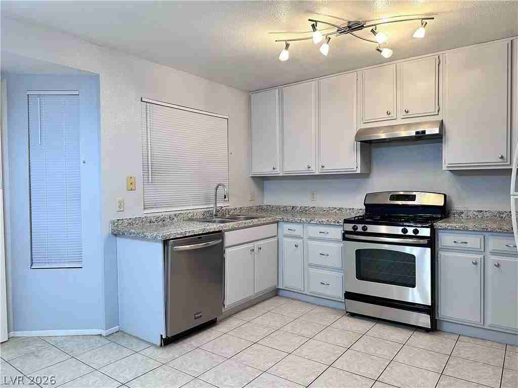 8413 Dunphy Ct - Photo 2 of 9