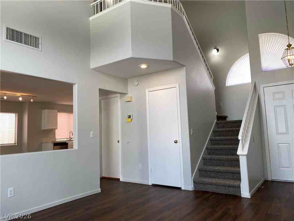 1904 Cedar Bluffs Way - Photo 3 of 13