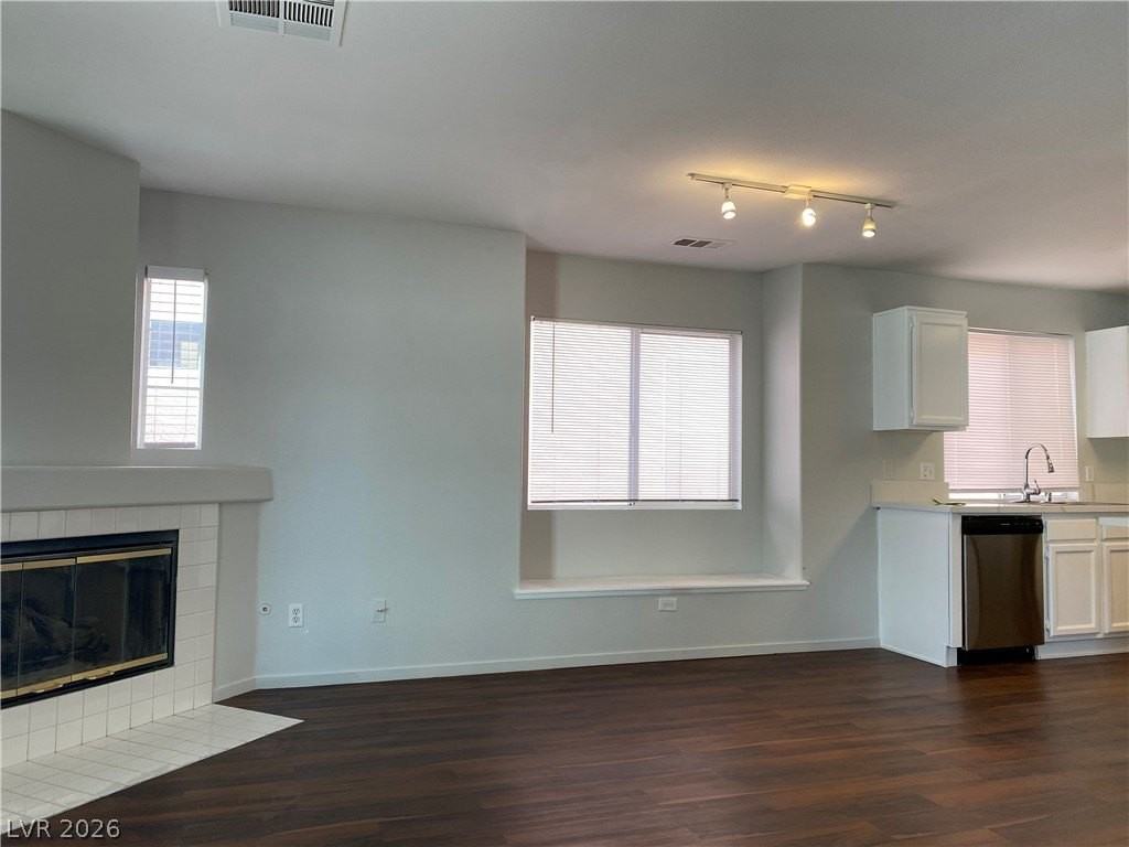 1904 Cedar Bluffs Way - Photo 4 of 13