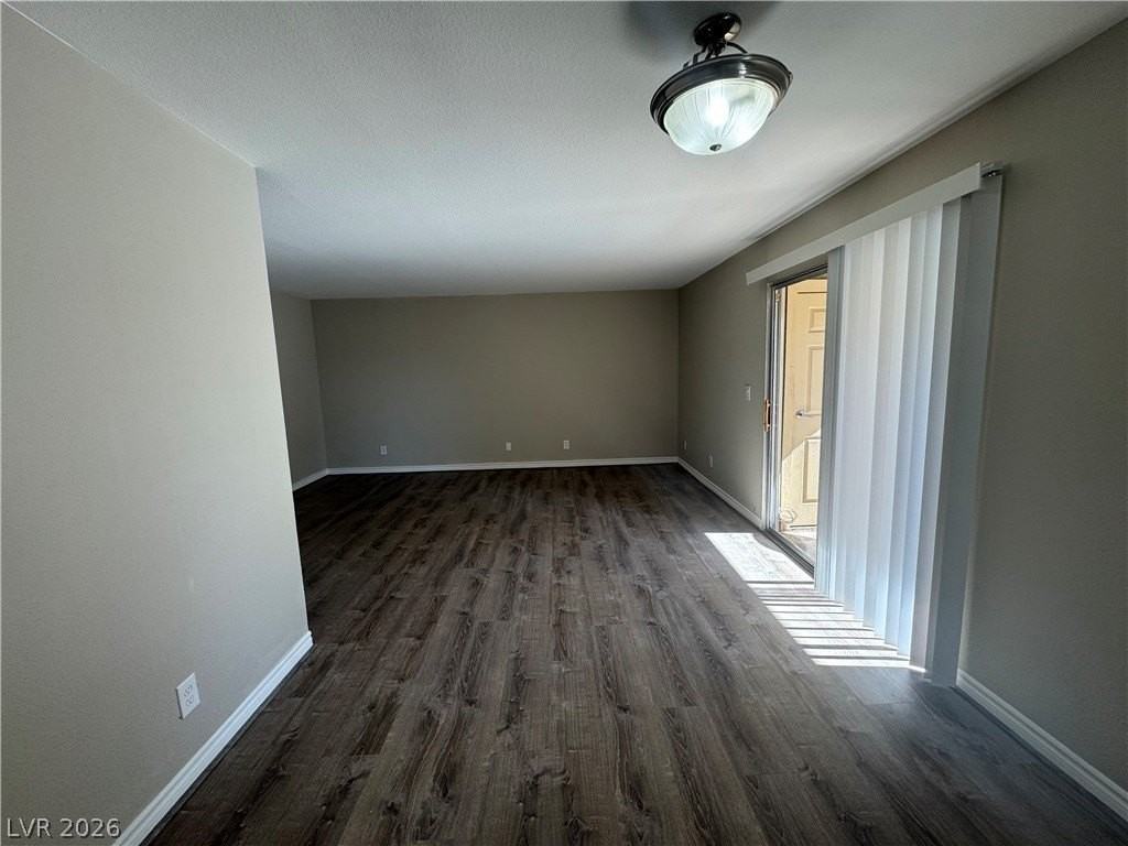 5471 Indian River Dr #402 - Photo 5 of 17