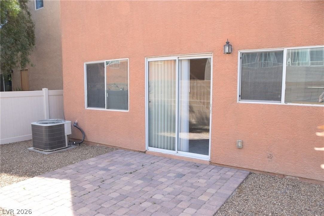 9440 Crimson Sky St - Photo 5 of 35