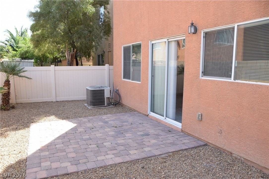 9440 Crimson Sky St - Photo 6 of 35