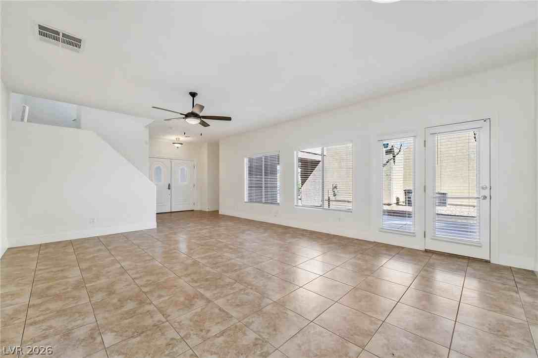 9372 Glendora Valley St - Photo 6 of 24