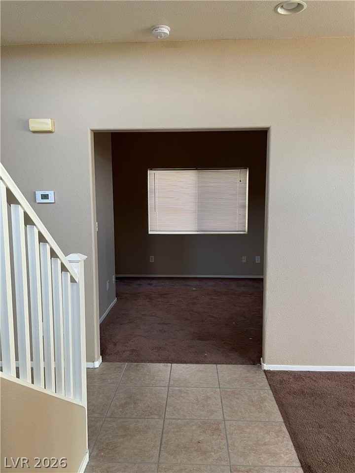 3753 Hollycroft Dr - Photo 4 of 22