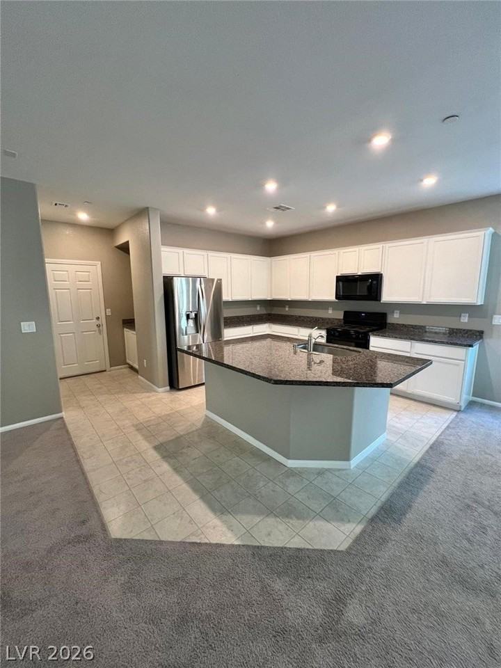 6071 Castle Gardens Ave - Photo 6 of 21