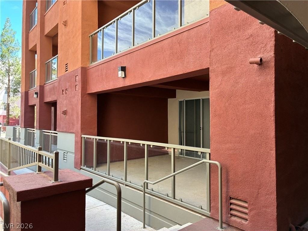 43 E Agate Ave #405