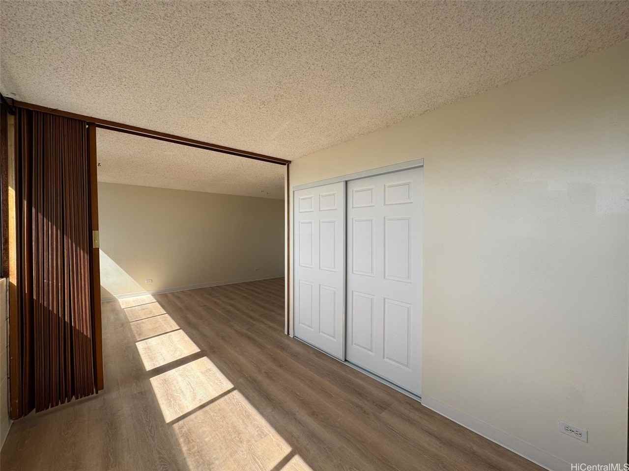 1040 Kinau St #603 - Photo 6 of 8