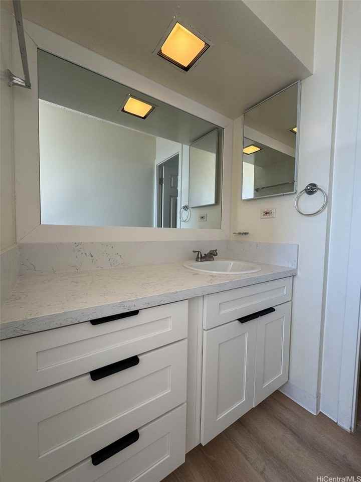1040 Kinau St #603 - Photo 7 of 8