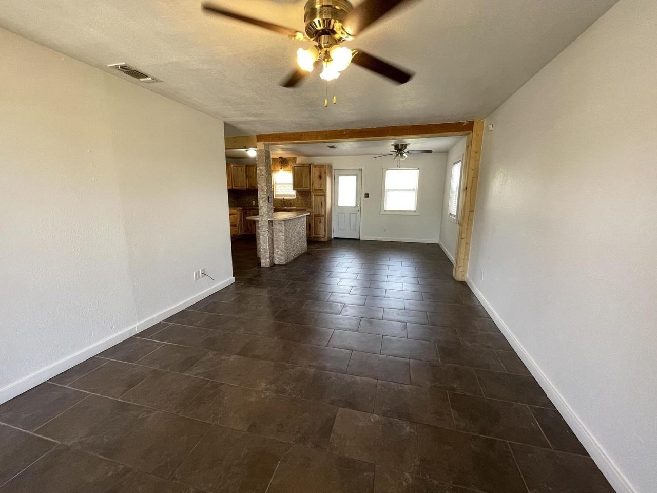 4813 37th St - Photo 5 of 12