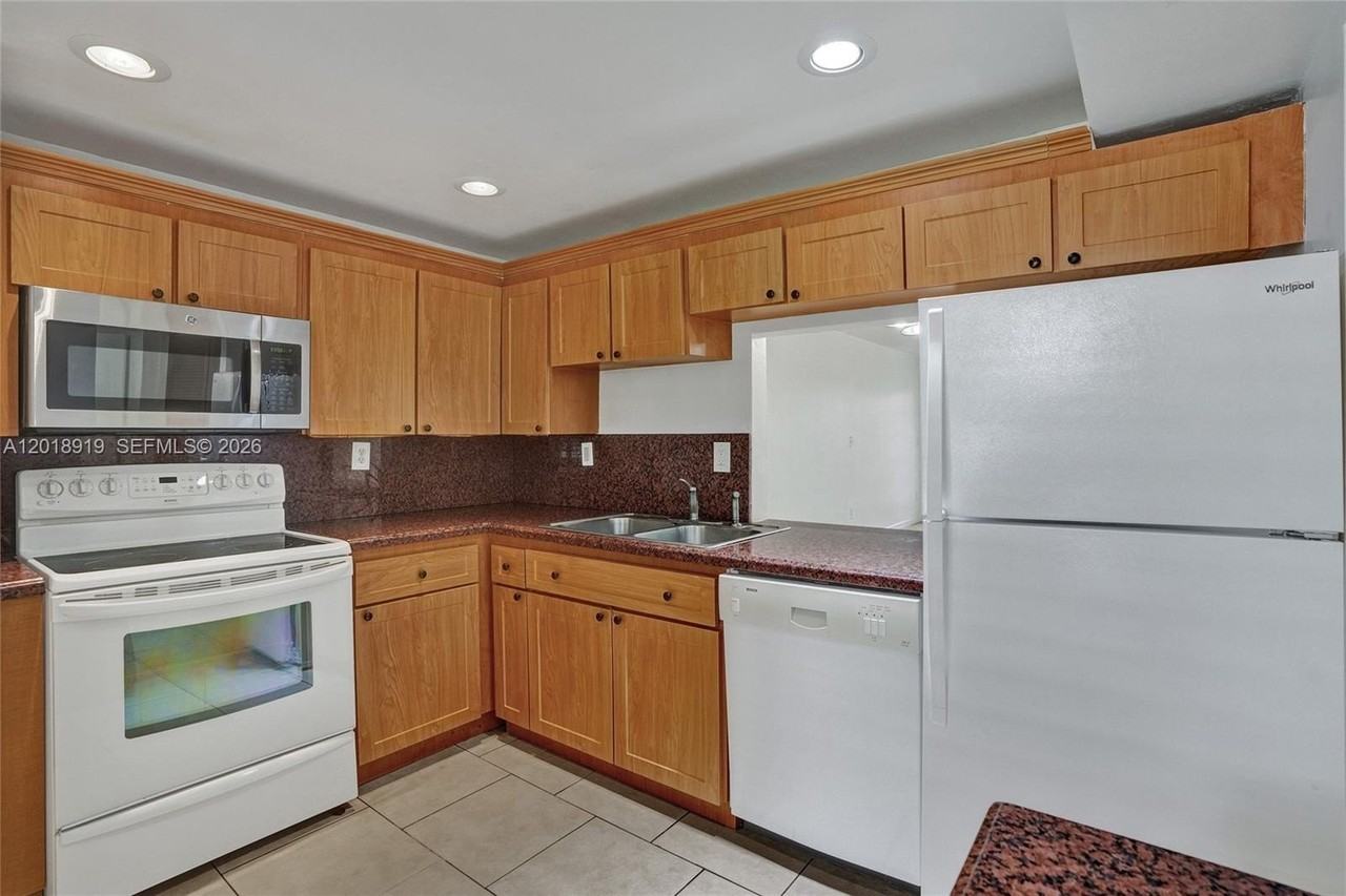 1601 Ne 191st St #B112 - Photo 3 of 31