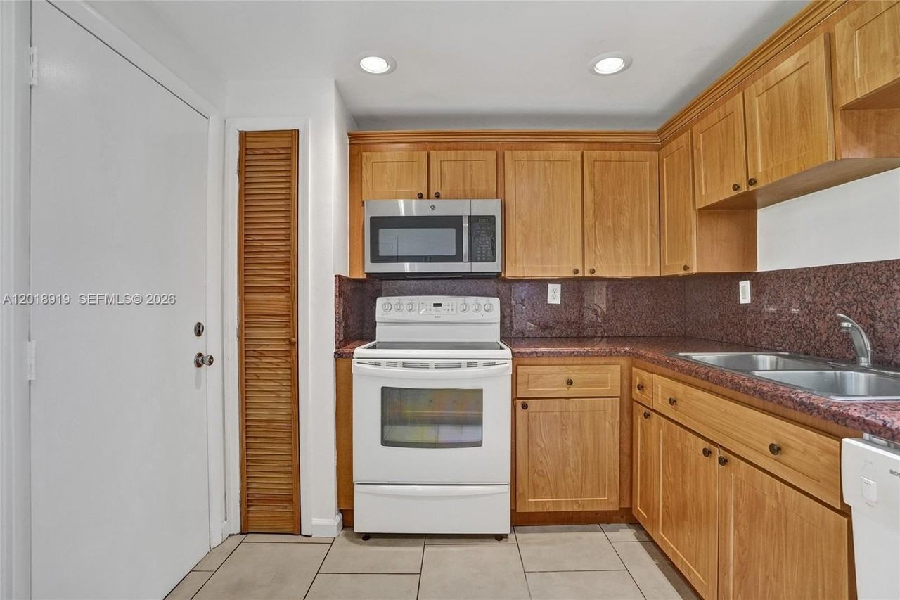 1601 Ne 191st St #B112 - Photo 4 of 31