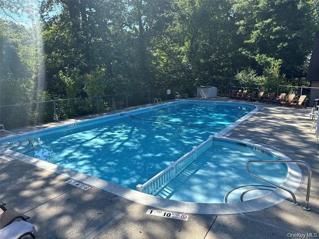 330 Central Park Ave #F8 - Photo 3 of 17