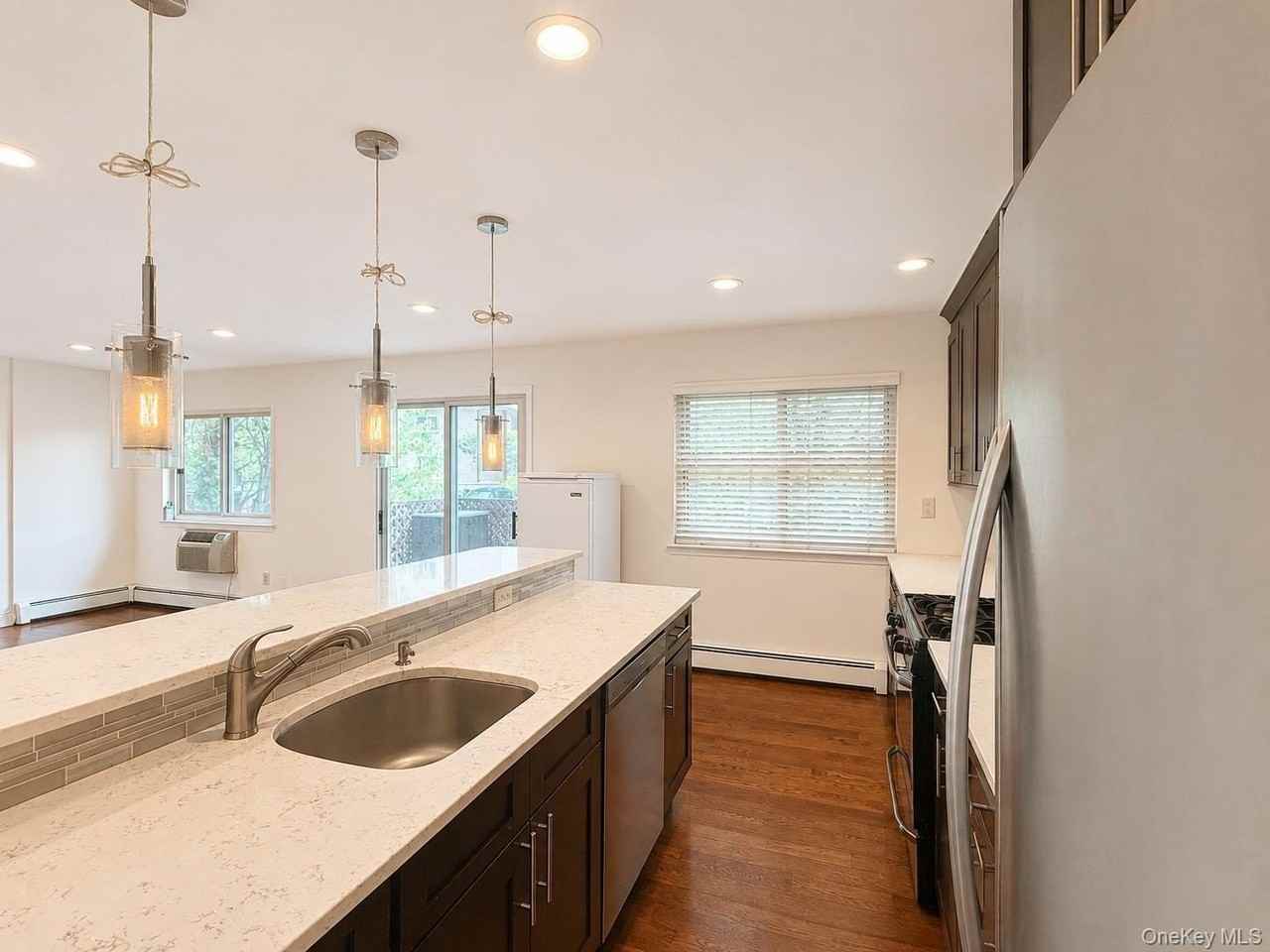 330 Central Park Ave #F8 - Photo 6 of 17