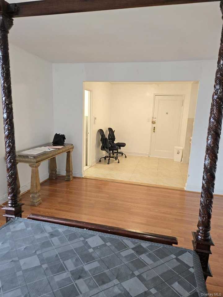 6435 Yellowstone Blvd - Photo 4 of 23