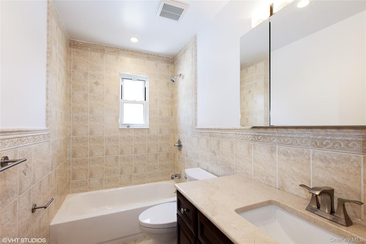 2812 37th St - Photo 5 of 8