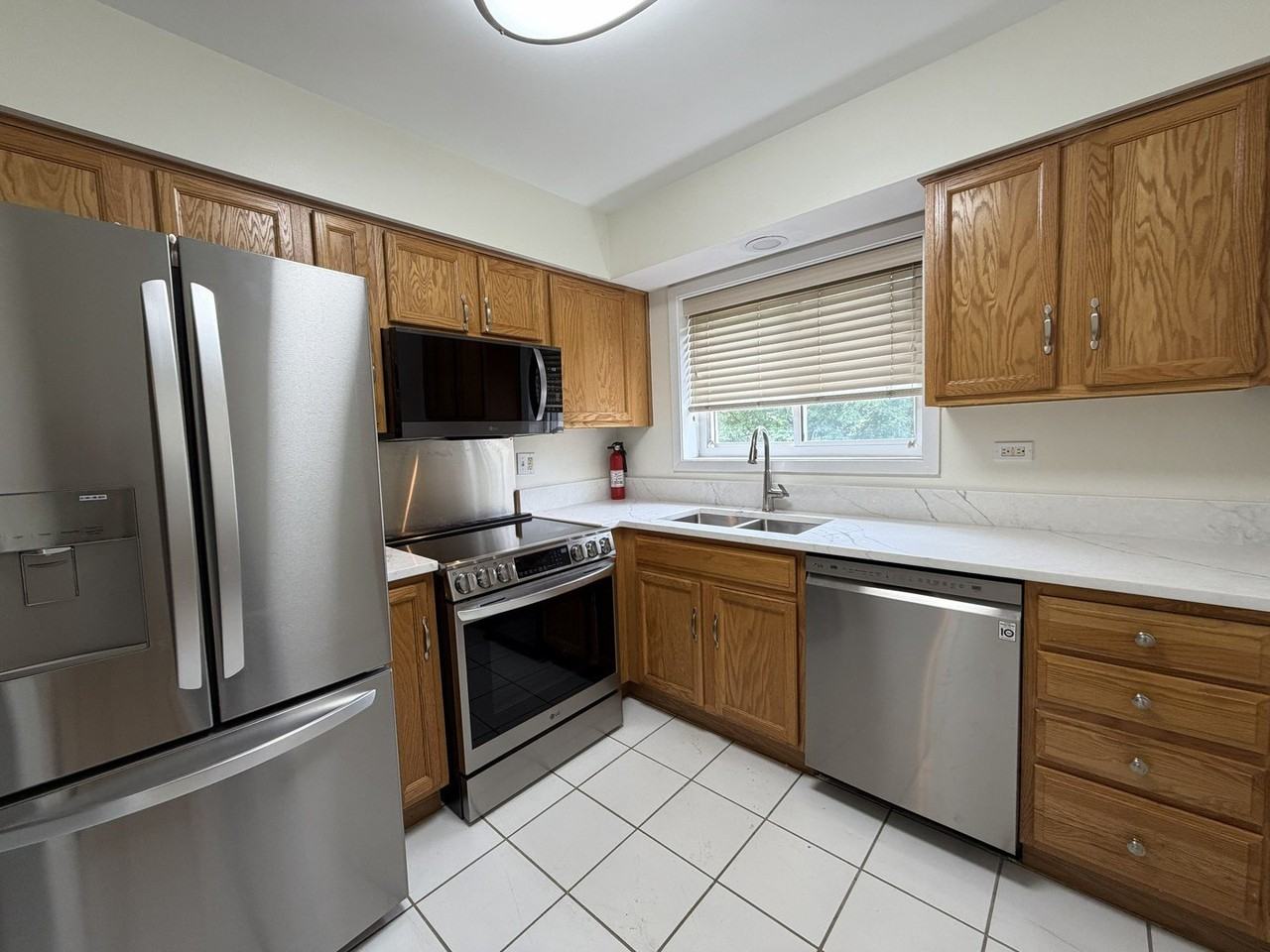 337 N Carter St #202 - Photo 5 of 16
