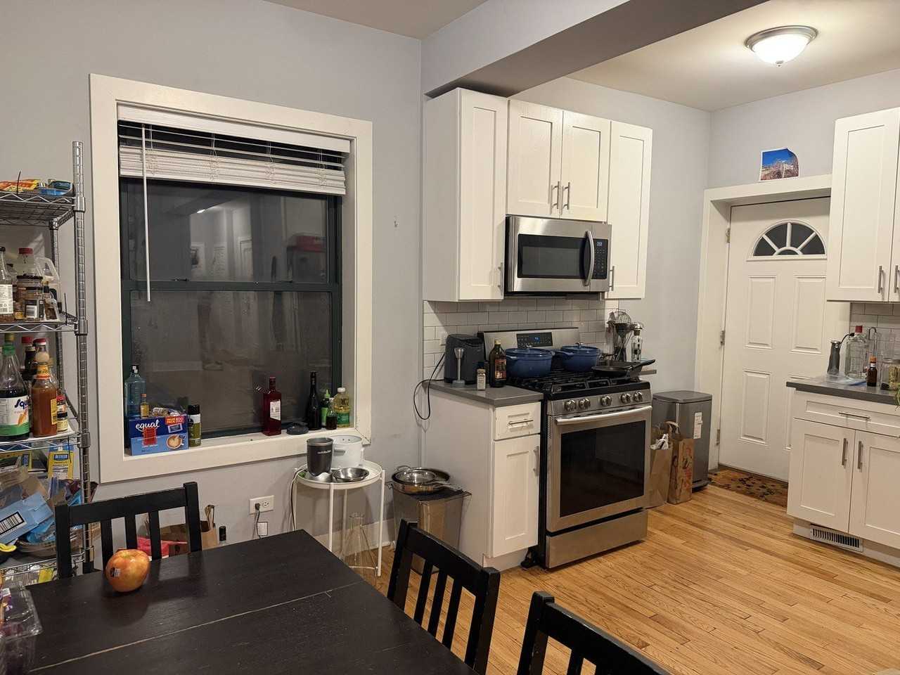 935 E 54th Pl #1 - Photo 5 of 16