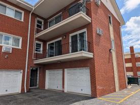 4752 W 101st St #8B - Photo 1 of 1