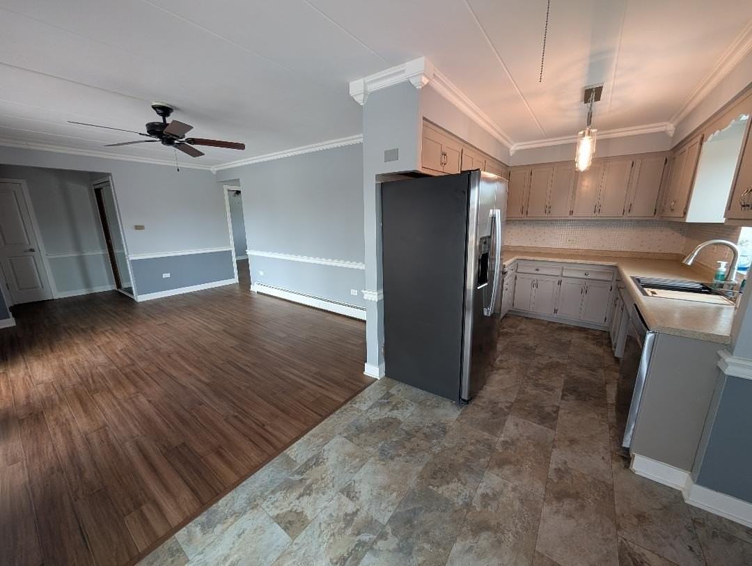 4752 W 101st St #8B - Photo 2 of 14