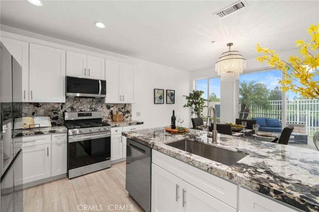 27321 Sahara Pl - Photo 7 of 47