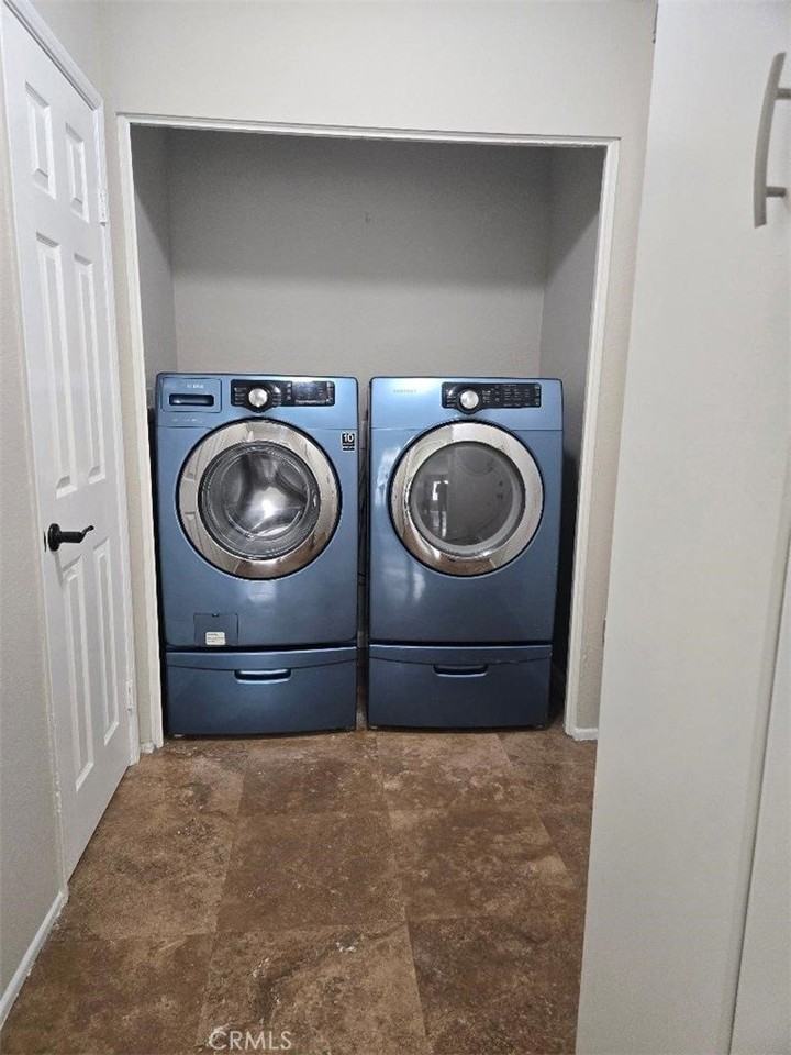 25142 Sanoria St - Photo 7 of 9