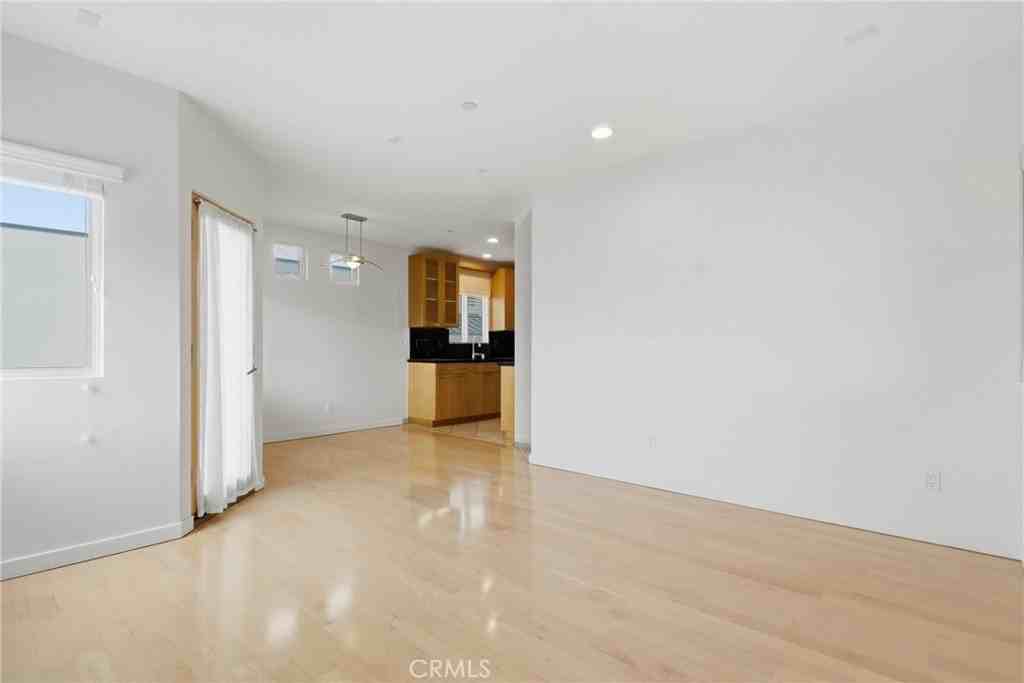 207 42nd St #A - Photo 6 of 42