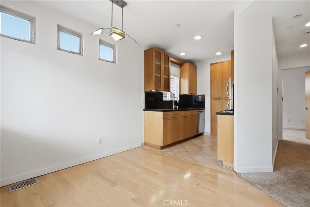 207 42nd St #A - Photo 7 of 42