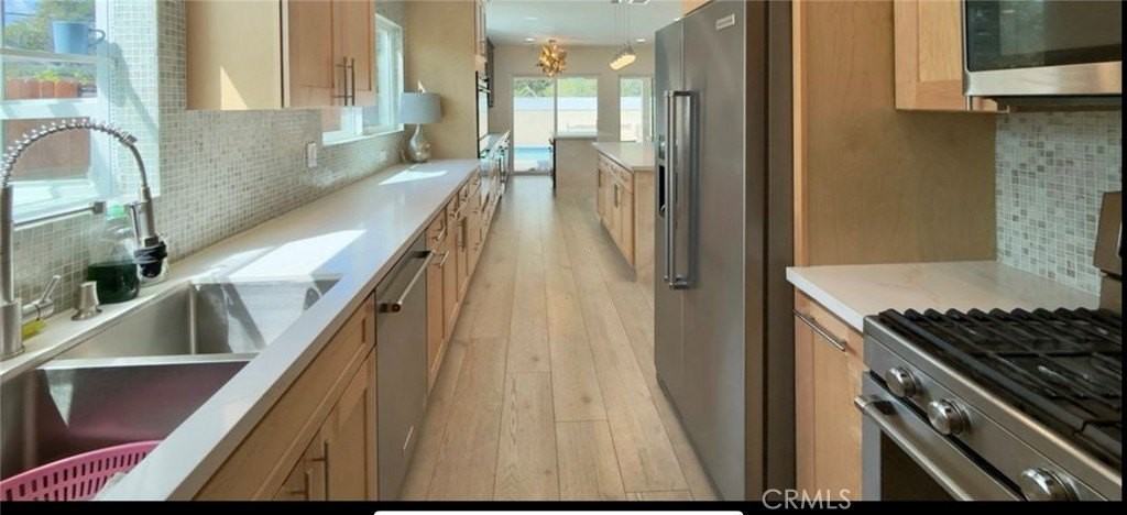 5921 Fallbrook Ave - Photo 5 of 16