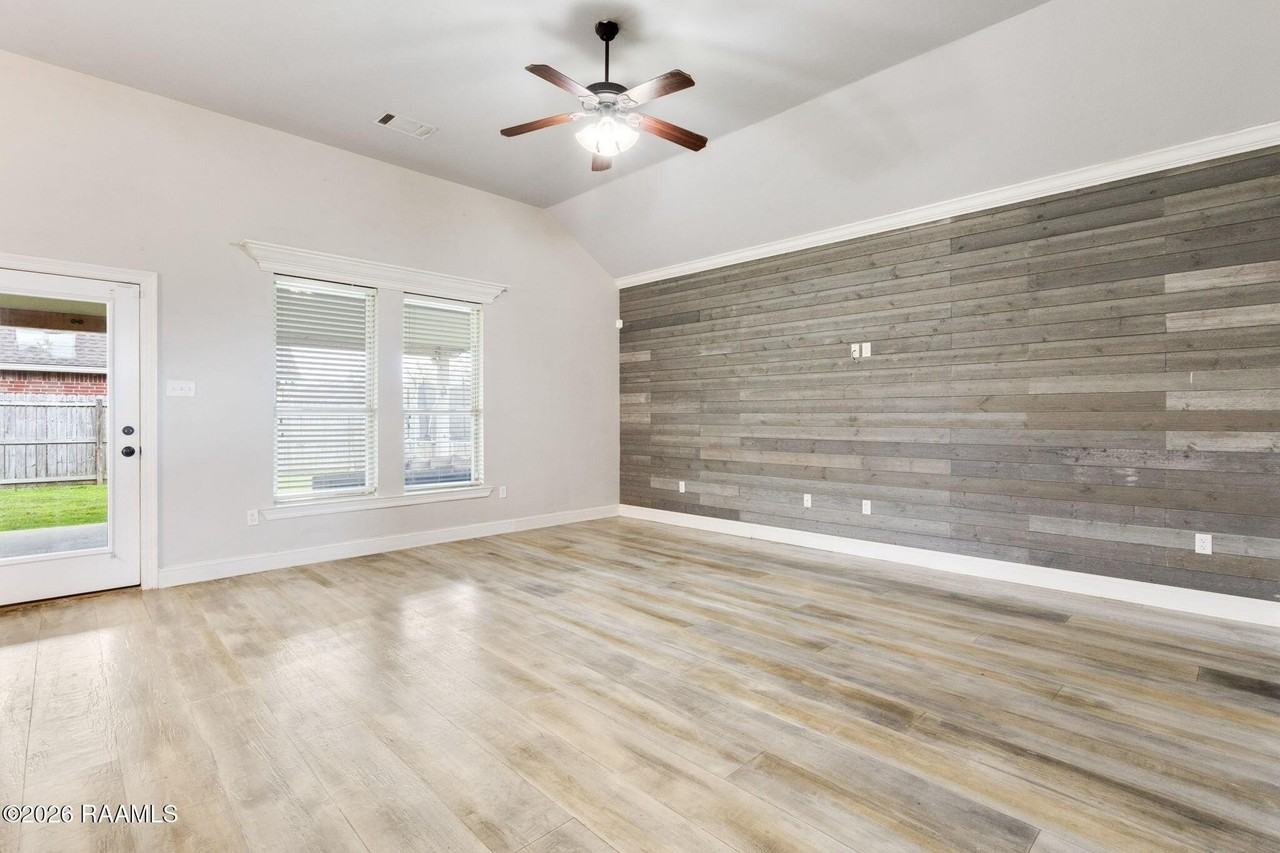205 Quiet Bluff Dr - Photo 2 of 16