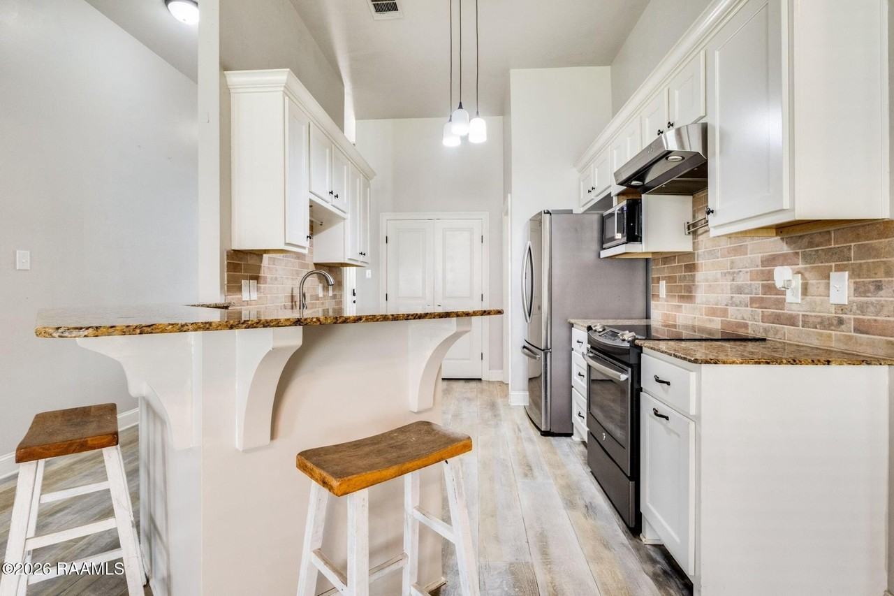 205 Quiet Bluff Dr - Photo 5 of 16