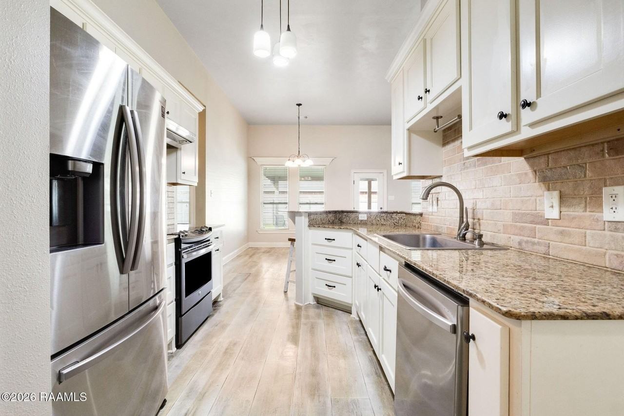 205 Quiet Bluff Dr - Photo 6 of 16